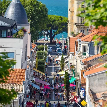 Appartement - Lumineux Avec Balcon Et Wifi, Proche - Fr-1-420-97 *