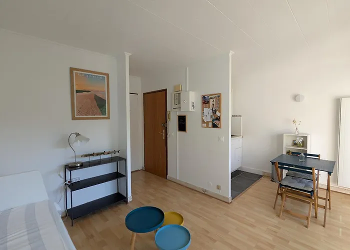 - Lumineux Avec Balcon Et Wifi, Proche - Fr-1-420-97 *