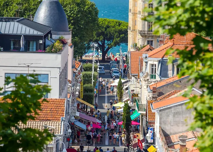 Apartman - Lumineux Avec Balcon Et Wifi, Proche - Fr-1-420-97